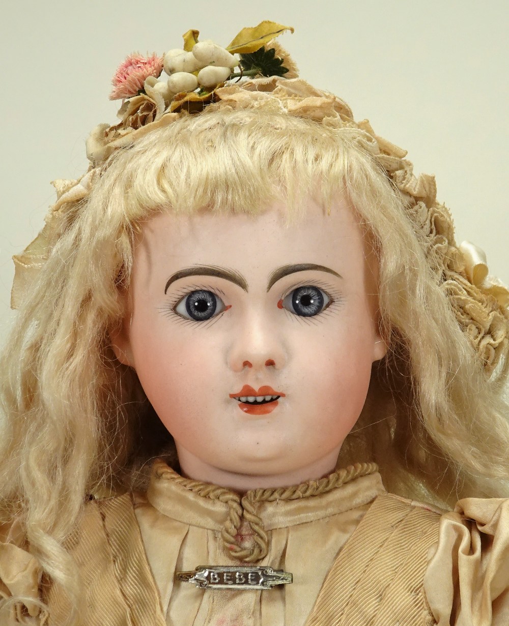 A good Steiner ‘Pheonix star’ bisque head Bebe doll, French circa 1890, - Bild 2 aus 2
