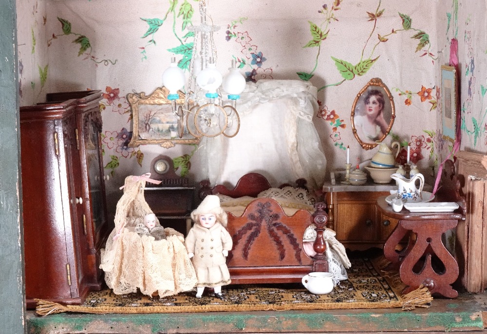 A rare and early 19th century English Dolls House cupboard and contents, - Image 5 of 8