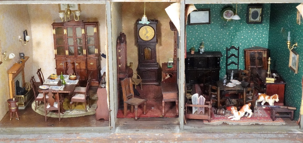 A good painted wooden Dolls House, English late 19th century, - Image 5 of 7