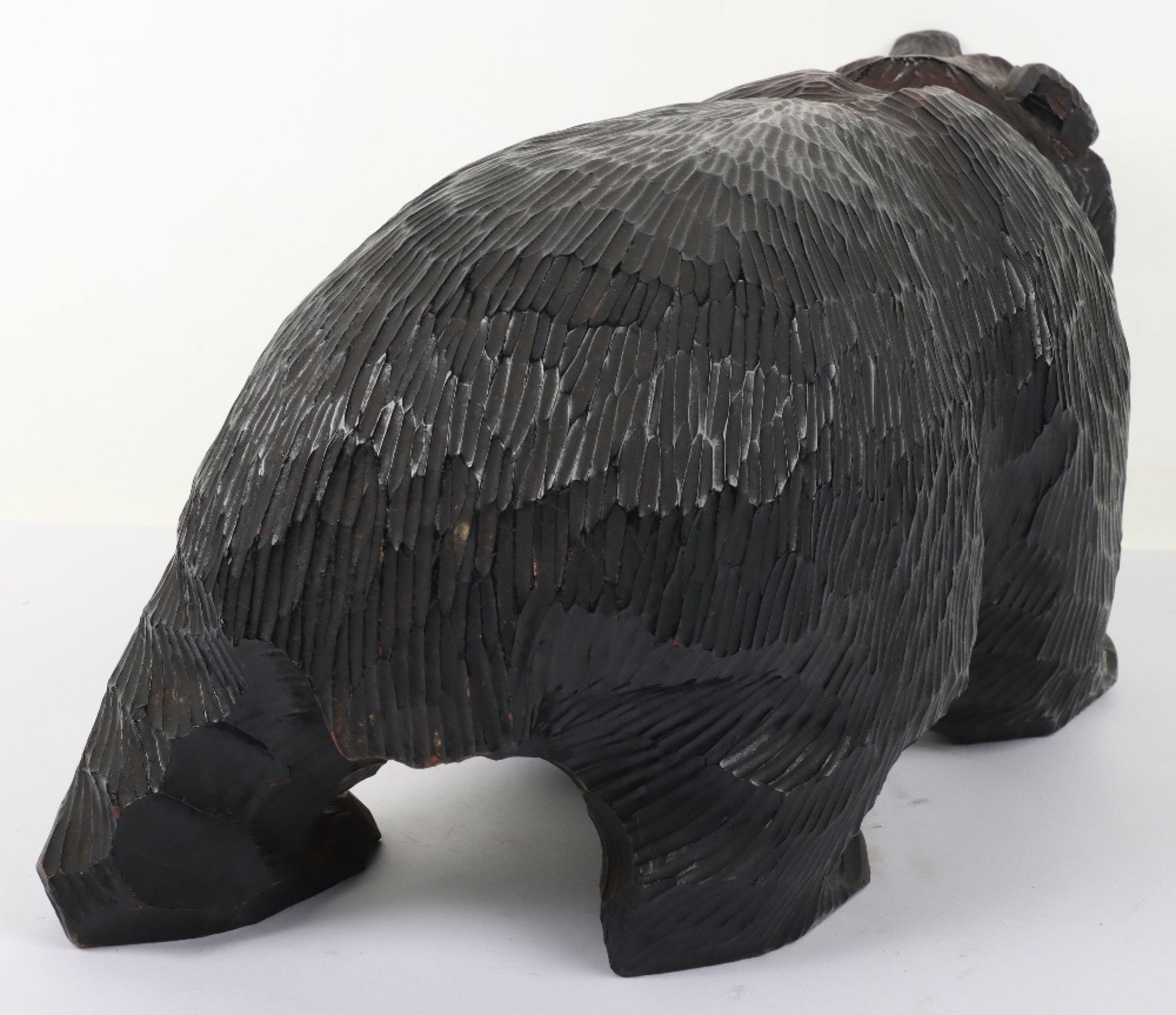 A Japanese wood carved bear - Image 5 of 6