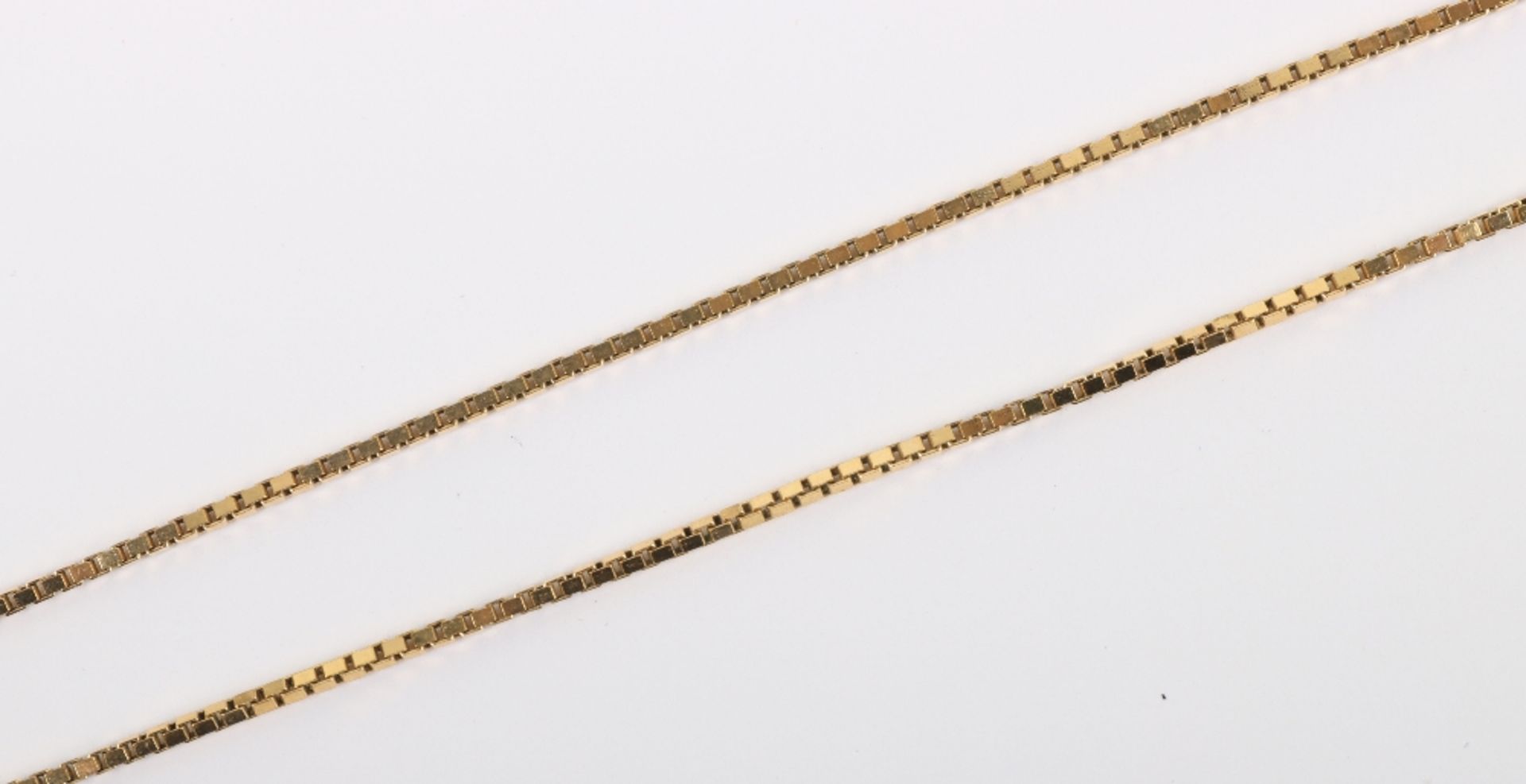 A 9ct gold linking chain - Image 4 of 4