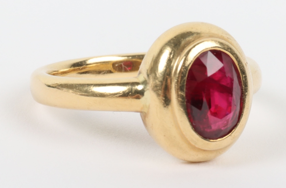 An 18ct gold and ruby set signet style ring - Image 3 of 6