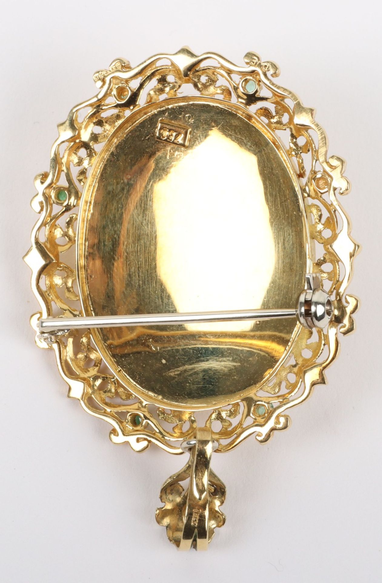 An 18ct gold, emerald and pearl pendant - Image 3 of 4