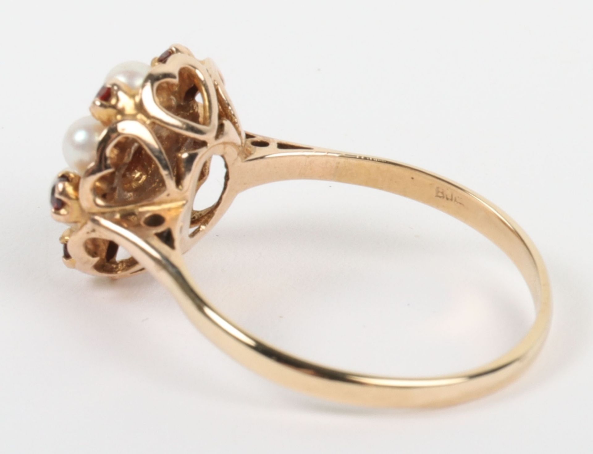 A 9ct gold, pearl and garnet cluster ring - Image 5 of 7