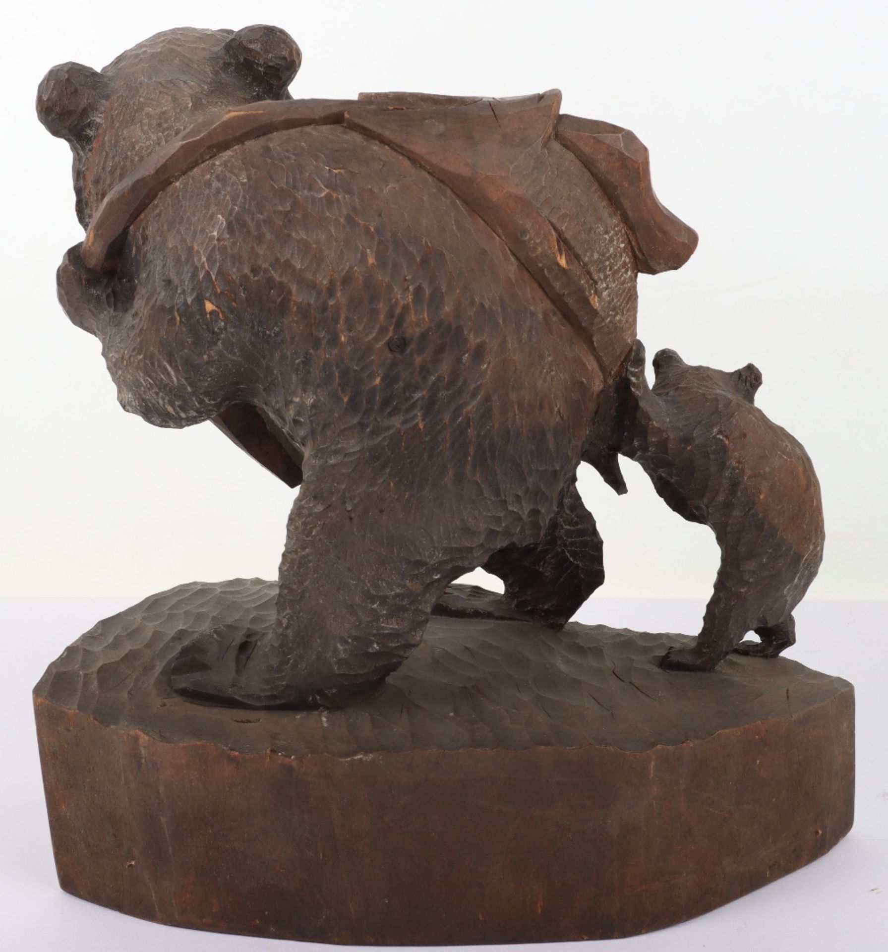 A Japanese wood carved bear and cub - Image 5 of 9