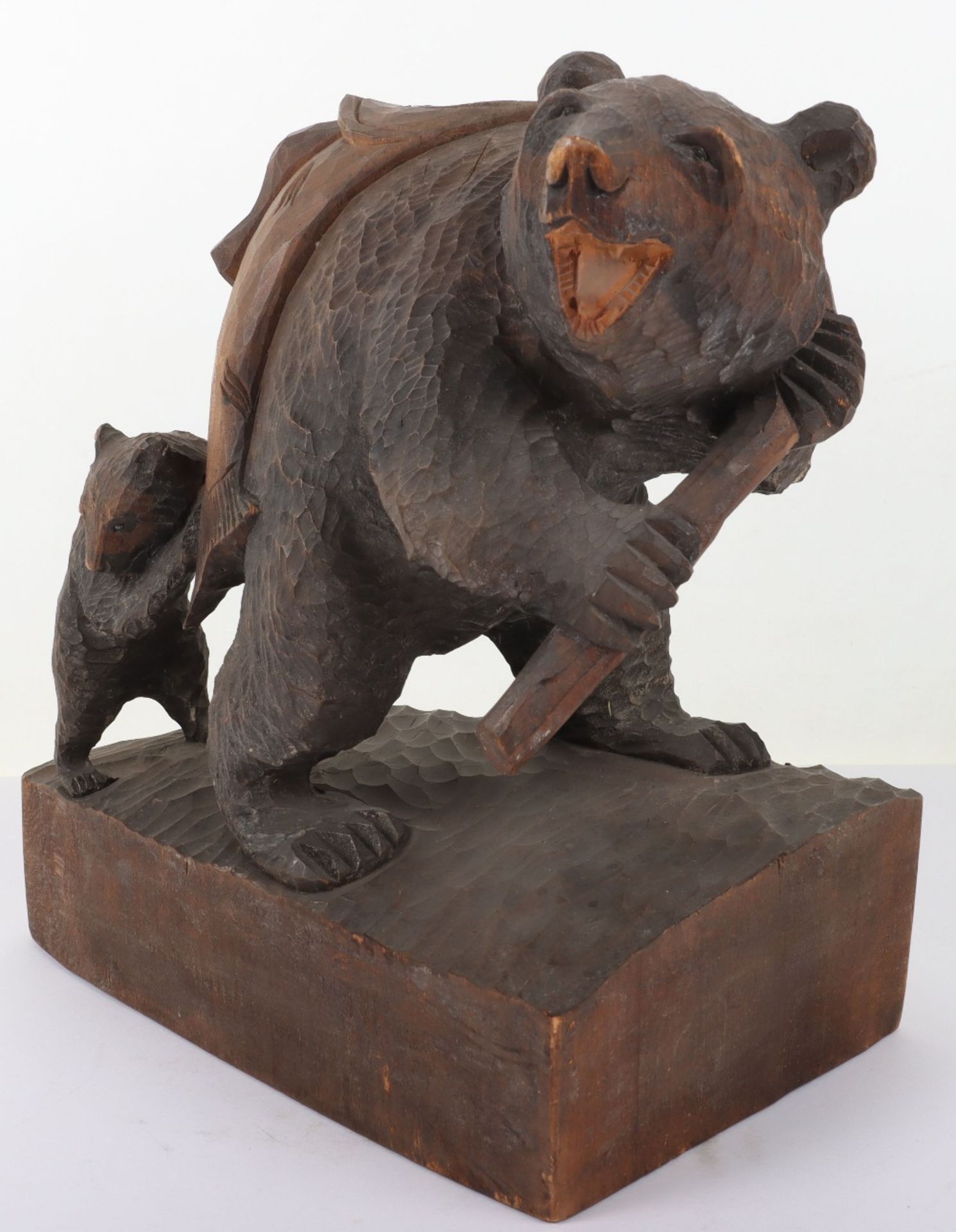 A Japanese wood carved bear and cub - Image 3 of 9