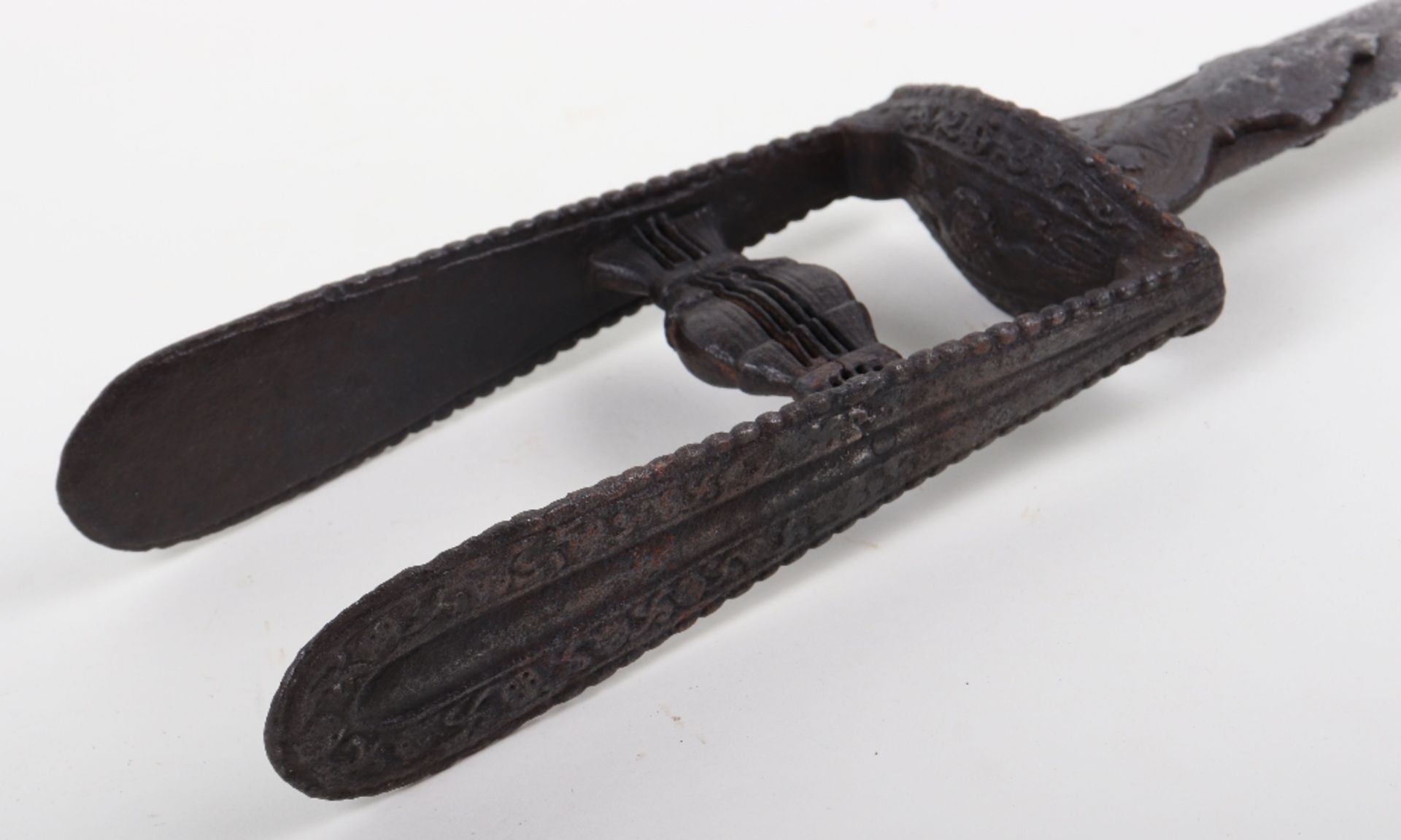 Indian Iron Katar of Tanjore Armoury Type, 17th Century - Bild 6 aus 10