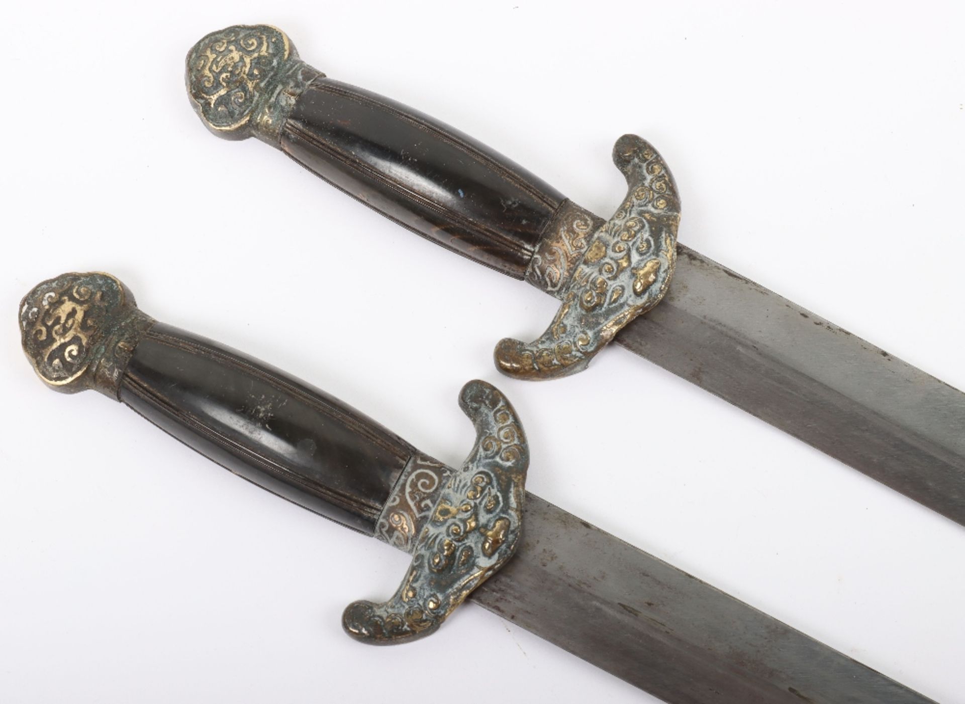 Pair of Chinese ‘River Pirates’ Double Swords, Late Qing Dynasty - Bild 6 aus 12