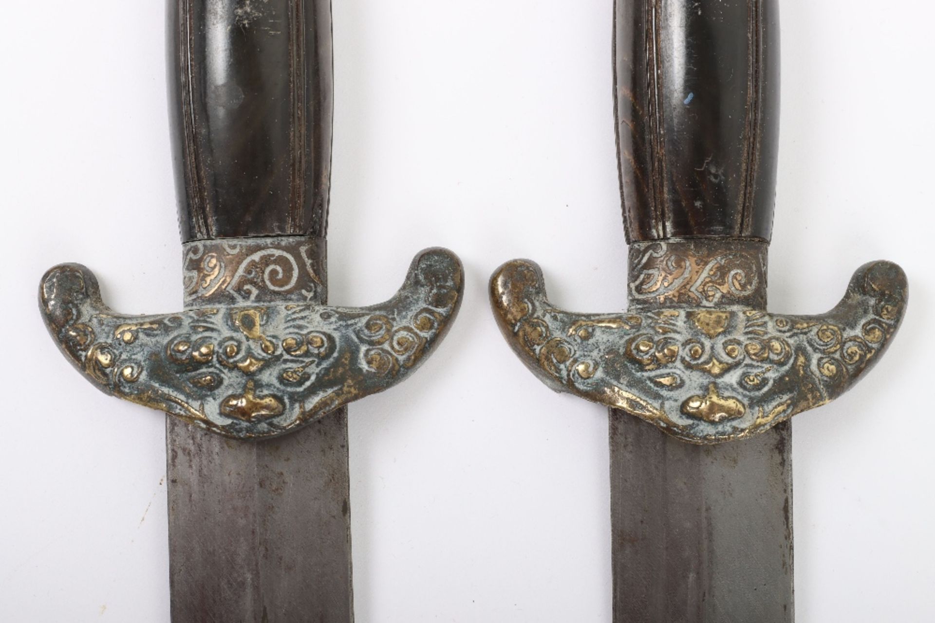 Pair of Chinese ‘River Pirates’ Double Swords, Late Qing Dynasty - Bild 7 aus 12