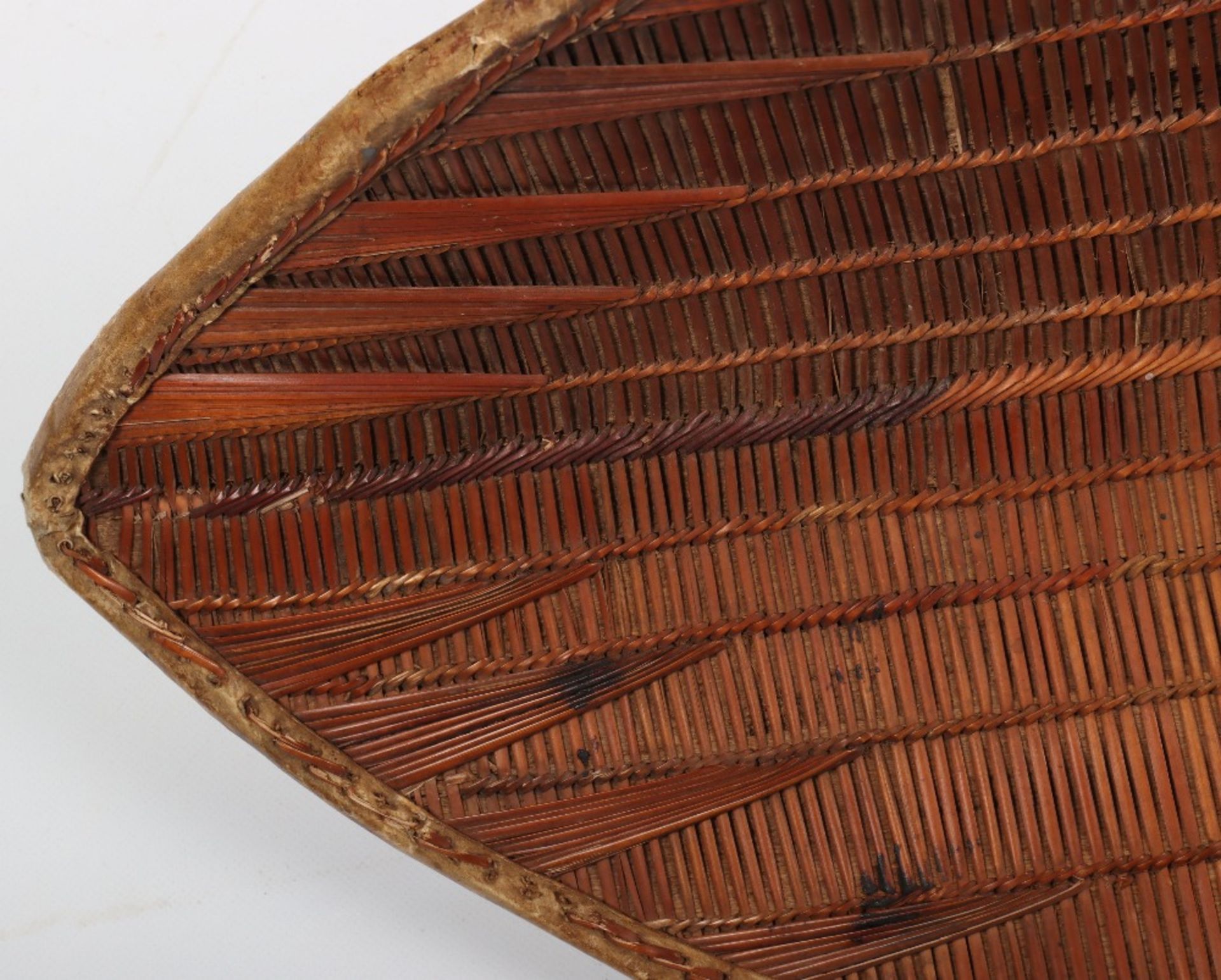 Good Ugandan Wooden Shield of Lenticular Form - Bild 7 aus 8