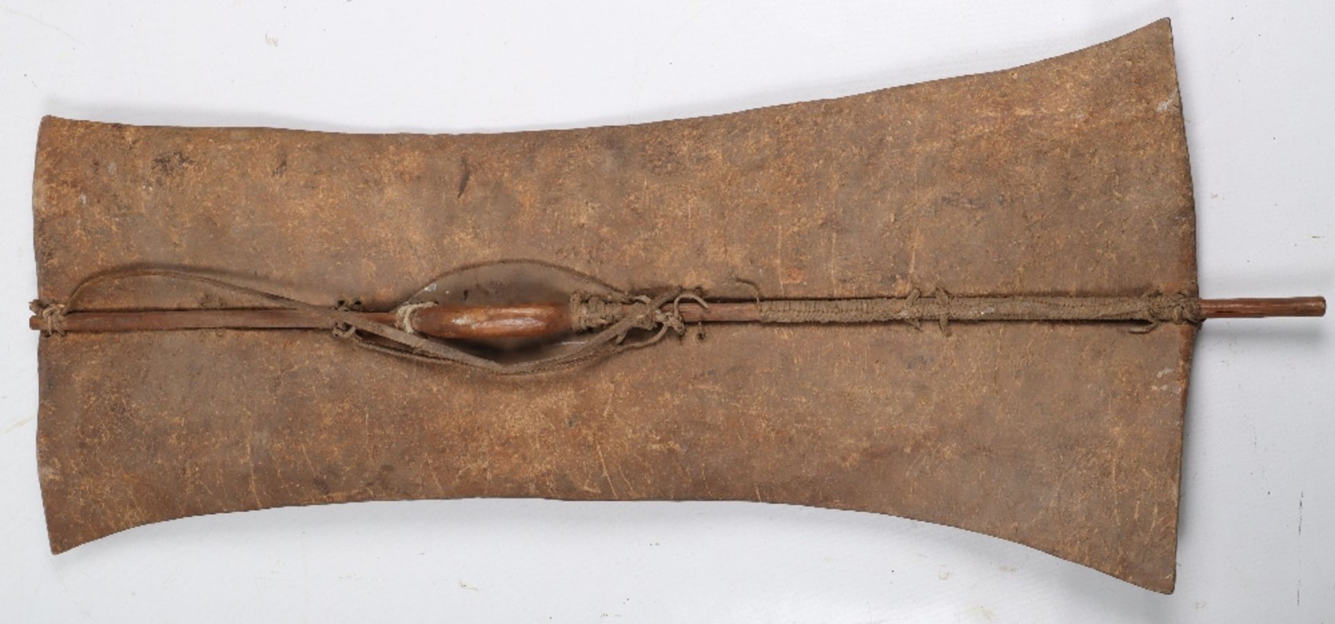 A Dinka Tribal Hide Shield of Conventional Rectangular Form - Bild 8 aus 10