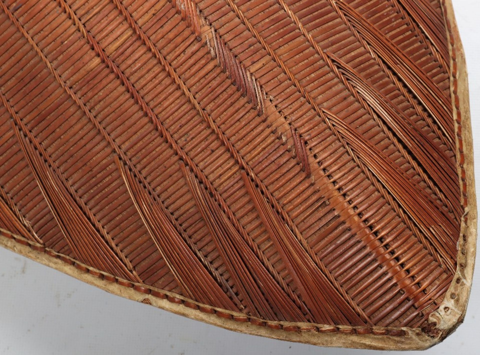 Good Ugandan Wooden Shield of Lenticular Form - Bild 4 aus 8