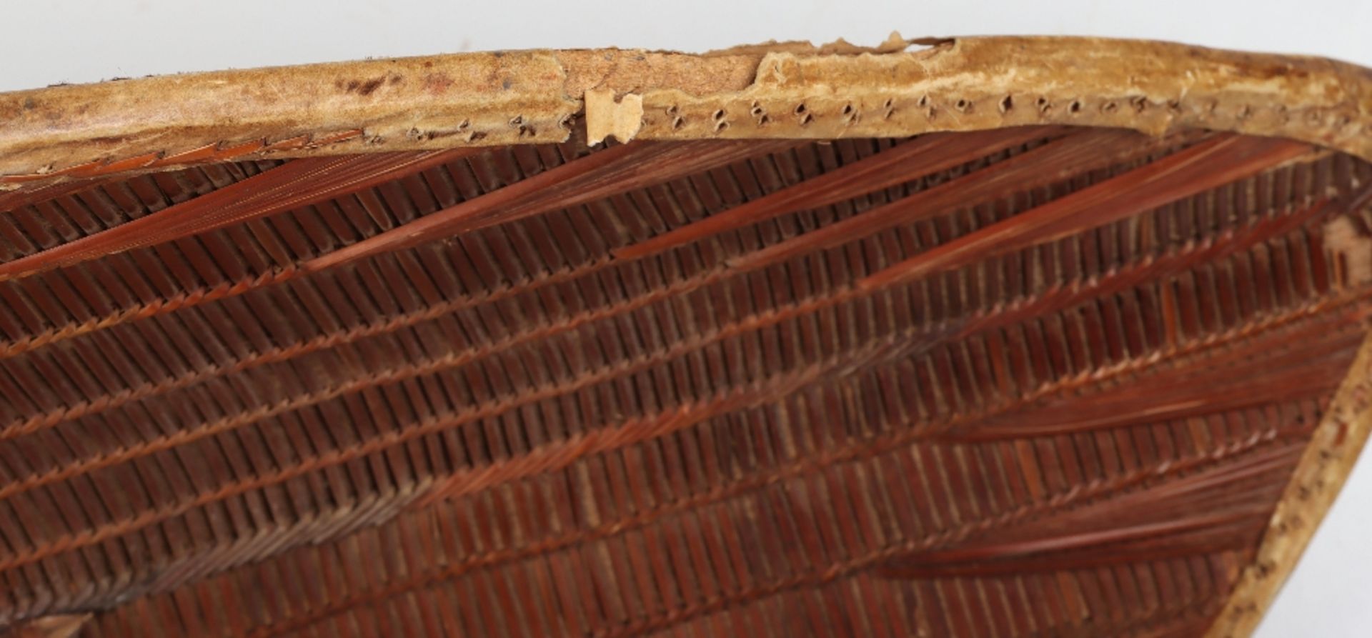 Good Ugandan Wooden Shield of Lenticular Form - Bild 8 aus 8