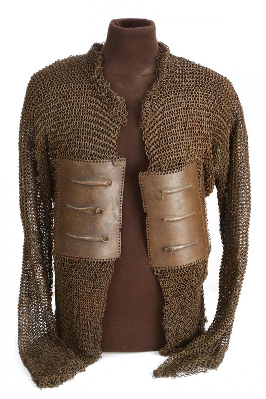 A mail shirt with back and breast plates