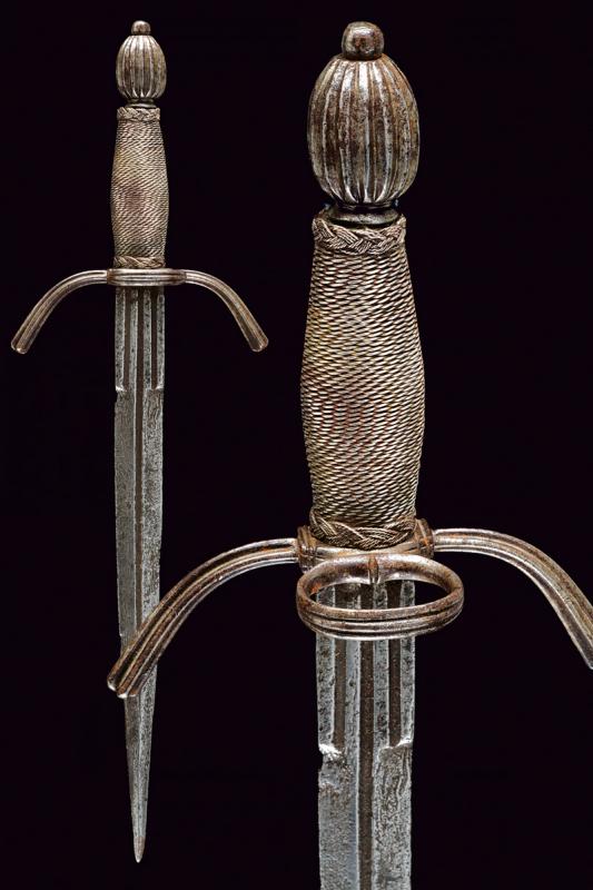 A left hand dagger