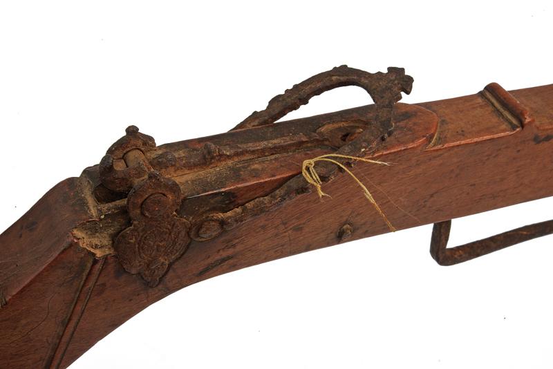 A crossbow - Image 2 of 5