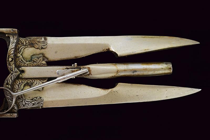 A very scarce katar with opening blade and percussion pistol - Image 5 of 10