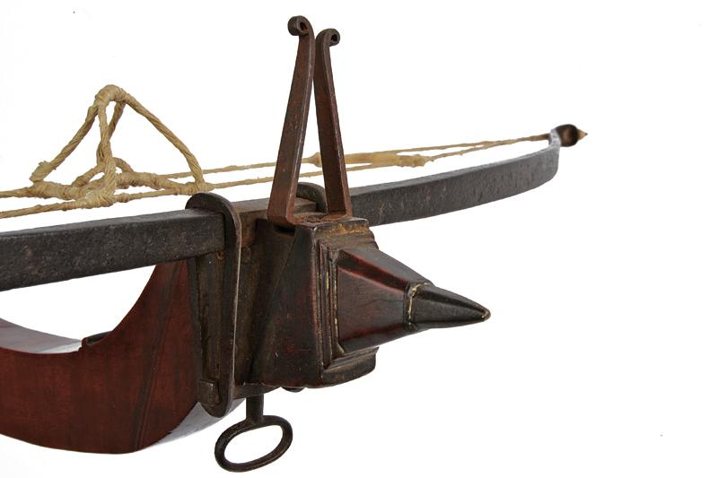 A crossbow - Image 4 of 5