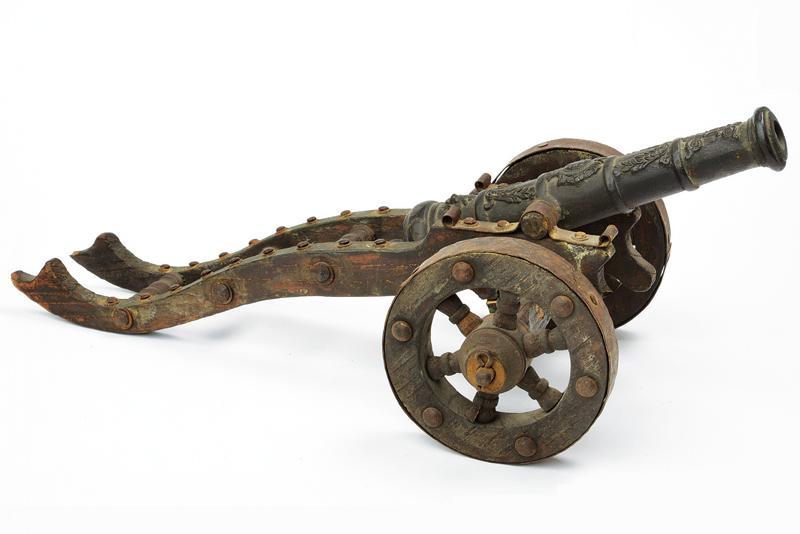 A fine cannon model