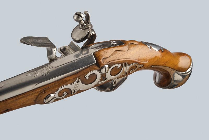 A pair of flintlock holster pistols - Image 2 of 7