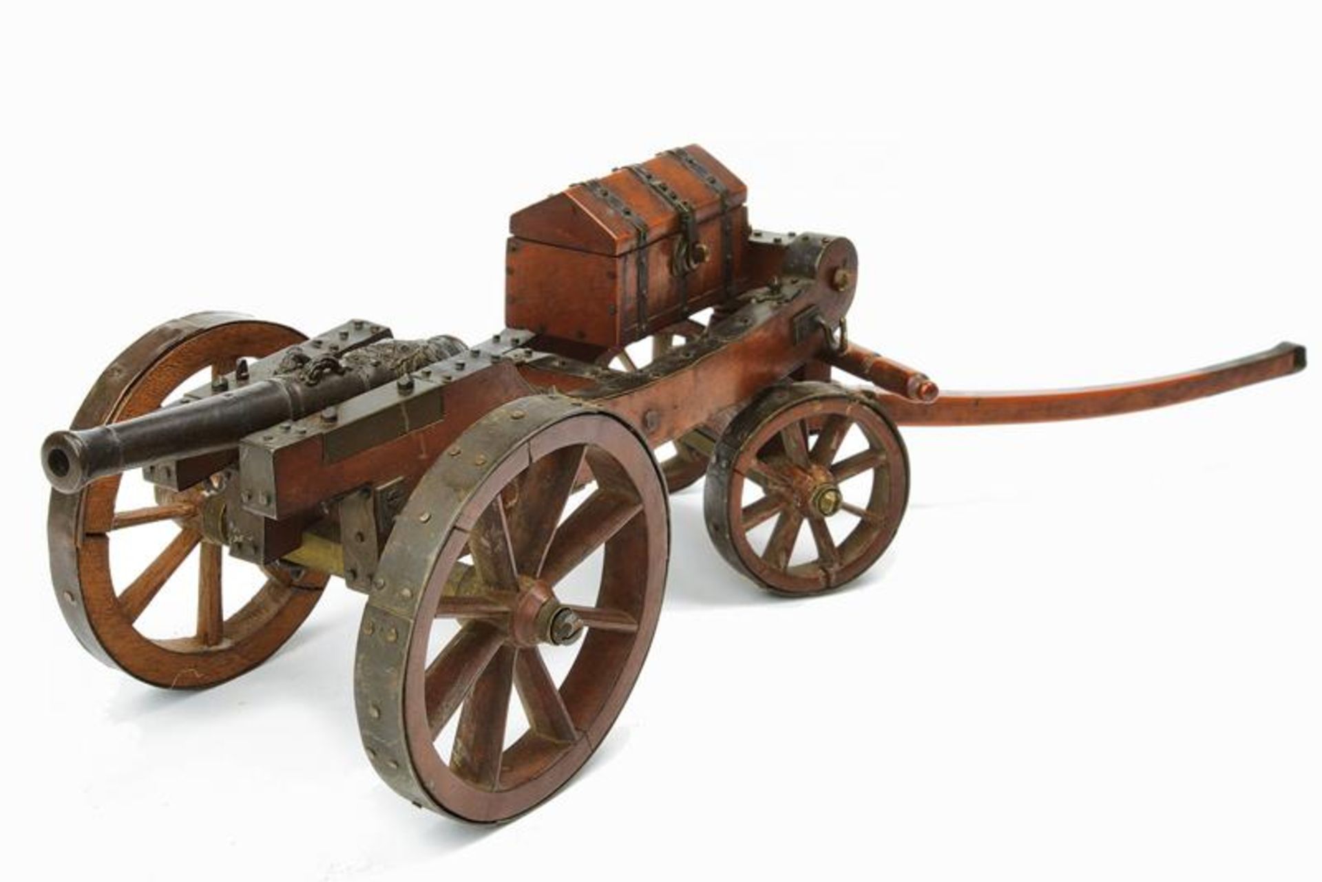 A miniature table cannon with support and limber - Image 4 of 6