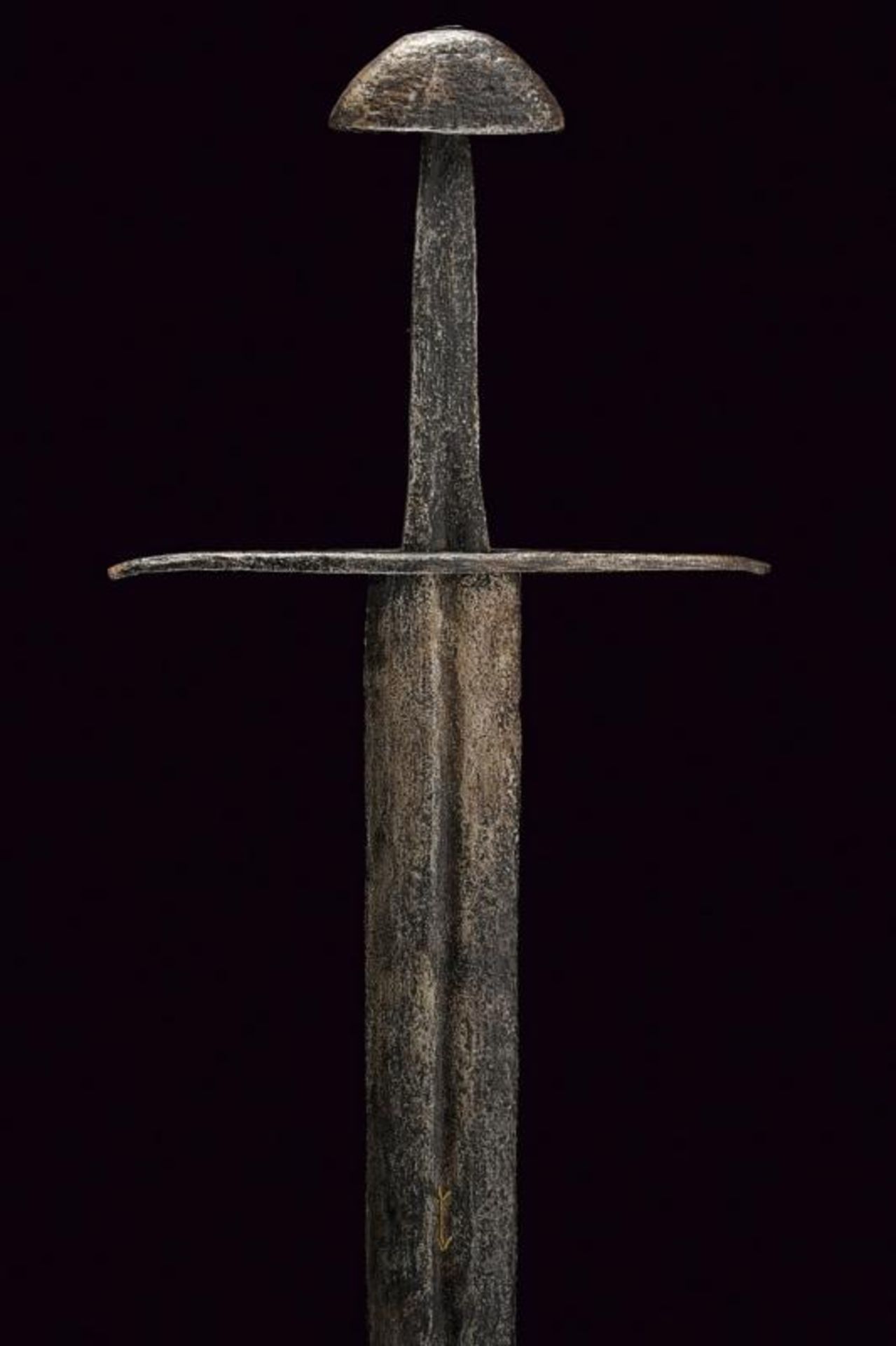 A medieval sword - Image 5 of 7