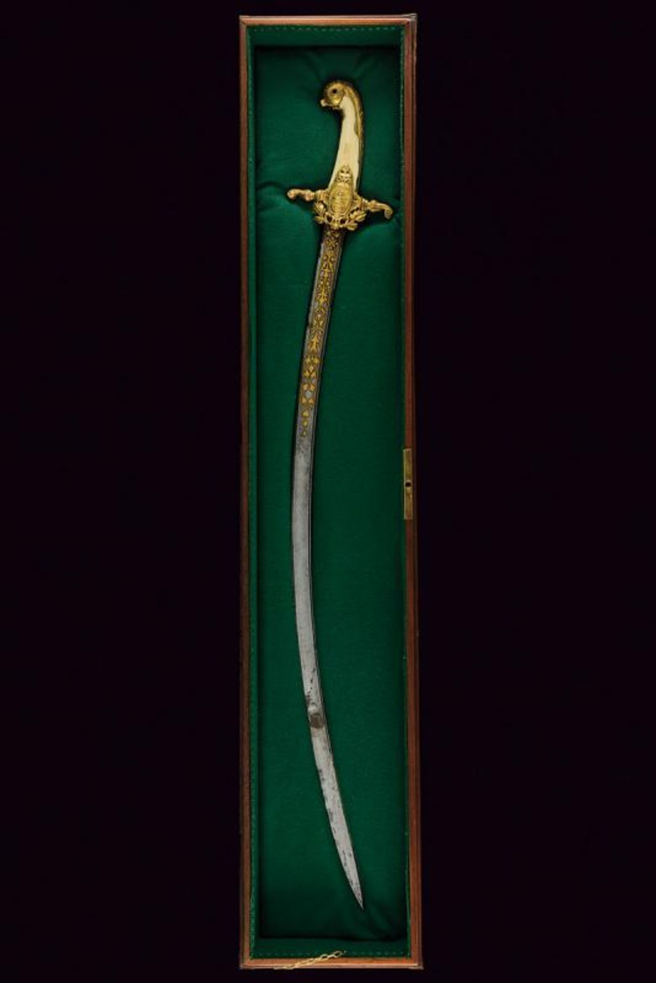 An elegant presentation sword for a gentleman with inscriptions in Arabic - Image 8 of 8