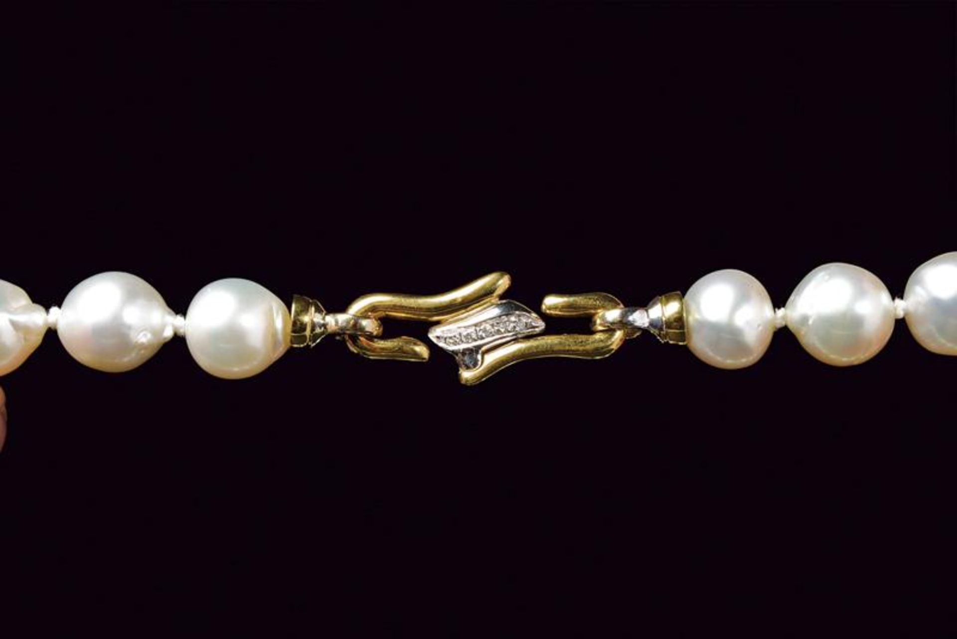 12-17 mm white south sea baroque pearl necklace - Image 2 of 3