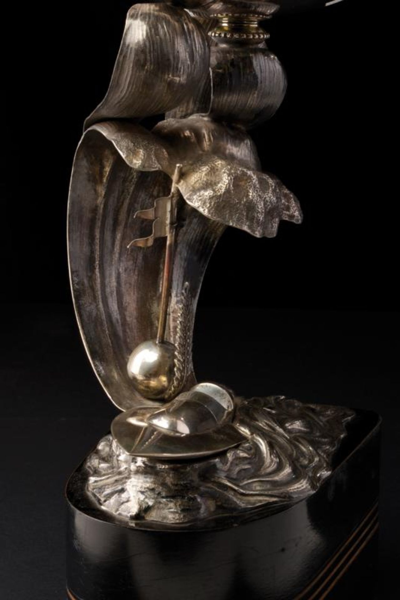 A silver figural motorboat trophy cup - Bild 2 aus 4