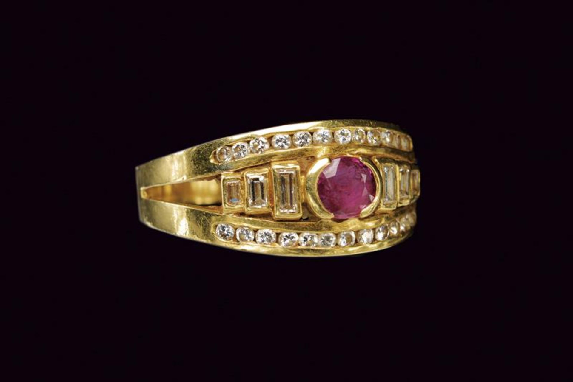 Diamond and ruby gold band ring - Image 2 of 3