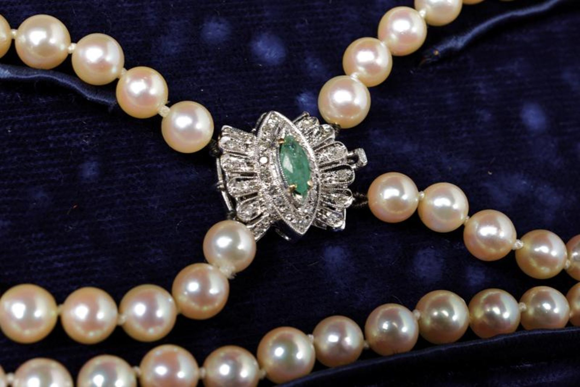 Double strand 6 mm cultured pearl necklace with emerald and diamond set clasp - Image 2 of 3