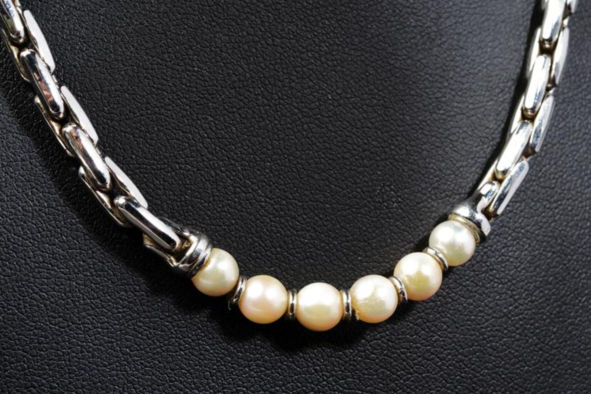 Pearl and link chain 18 kt gold necklace - Image 2 of 3