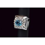 Aquamarine tank ring 18 kt white gold