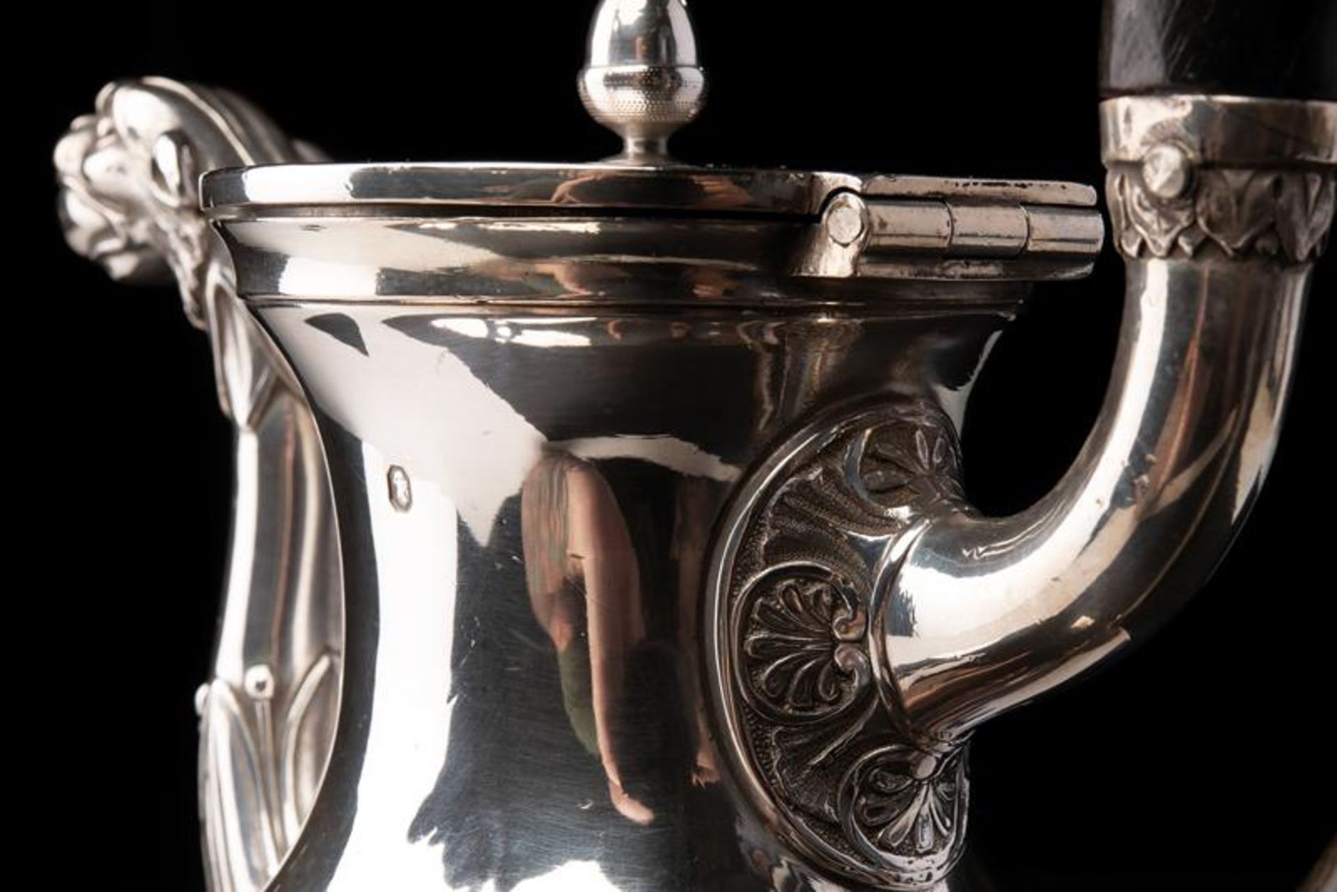 A silver coffee pot - Bild 4 aus 4