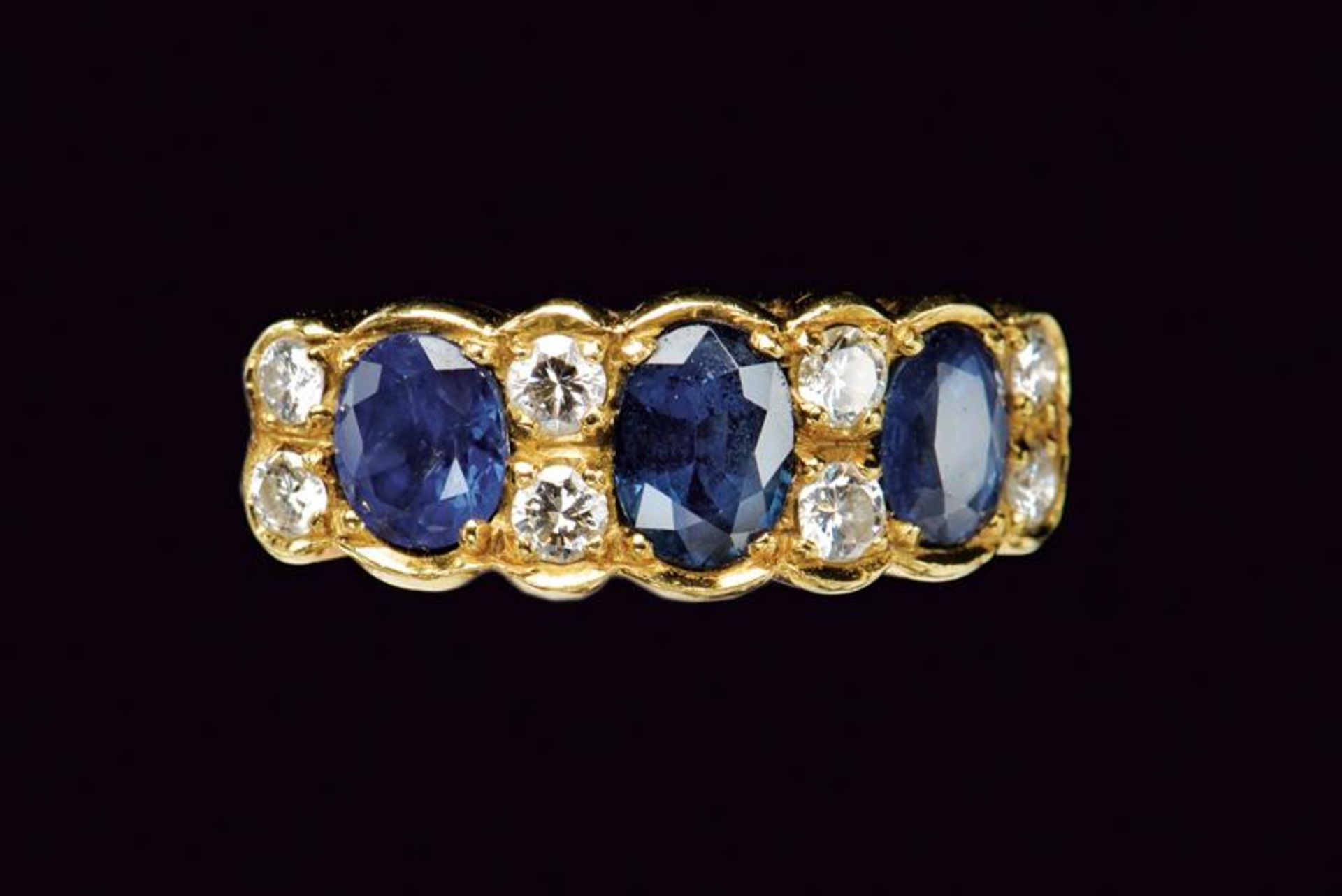 Diamond and sapphire gold band ring - Image 2 of 3