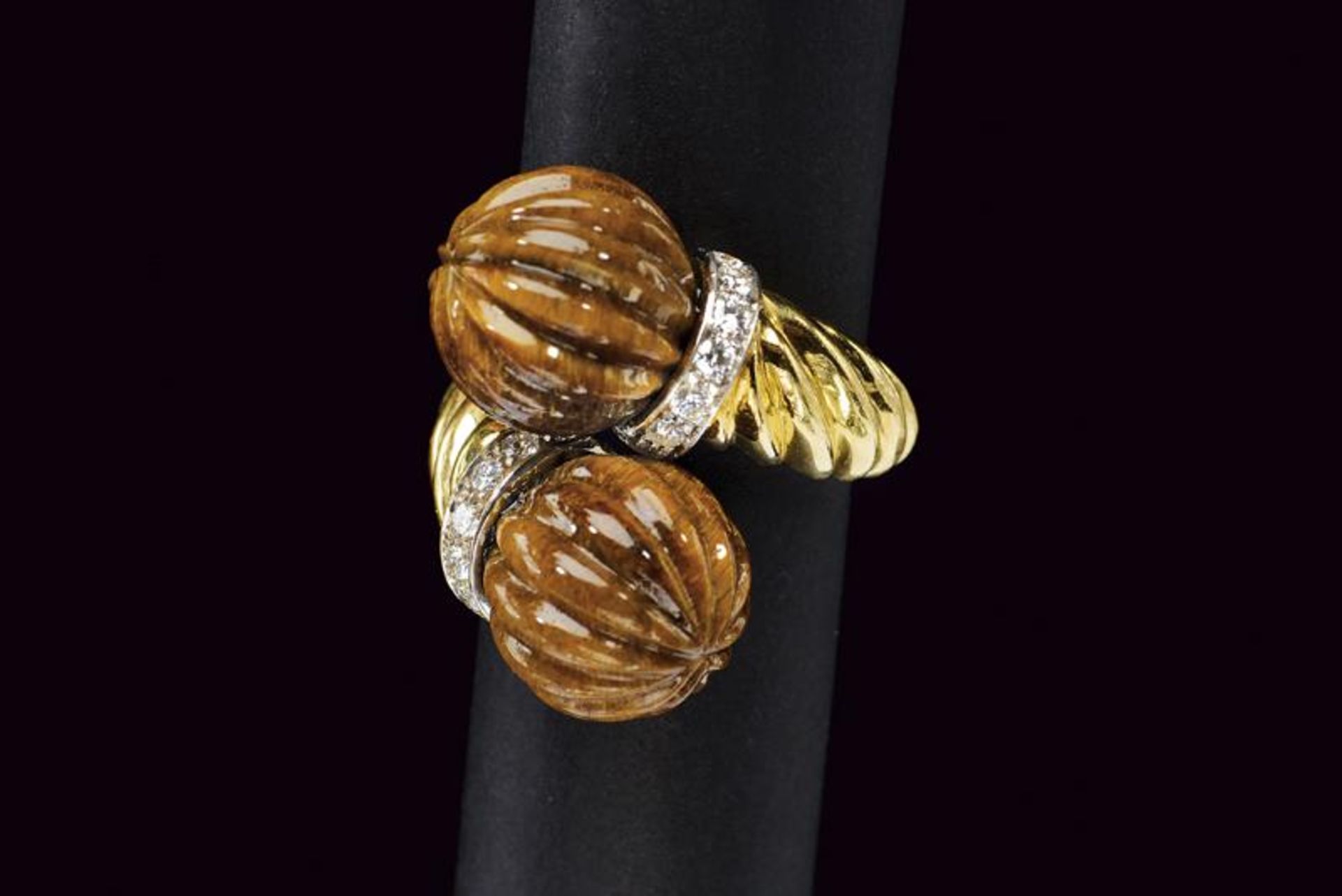 CHAUMET Cross Over Ring in 18kt Gold, Tiger eye and Diamonds