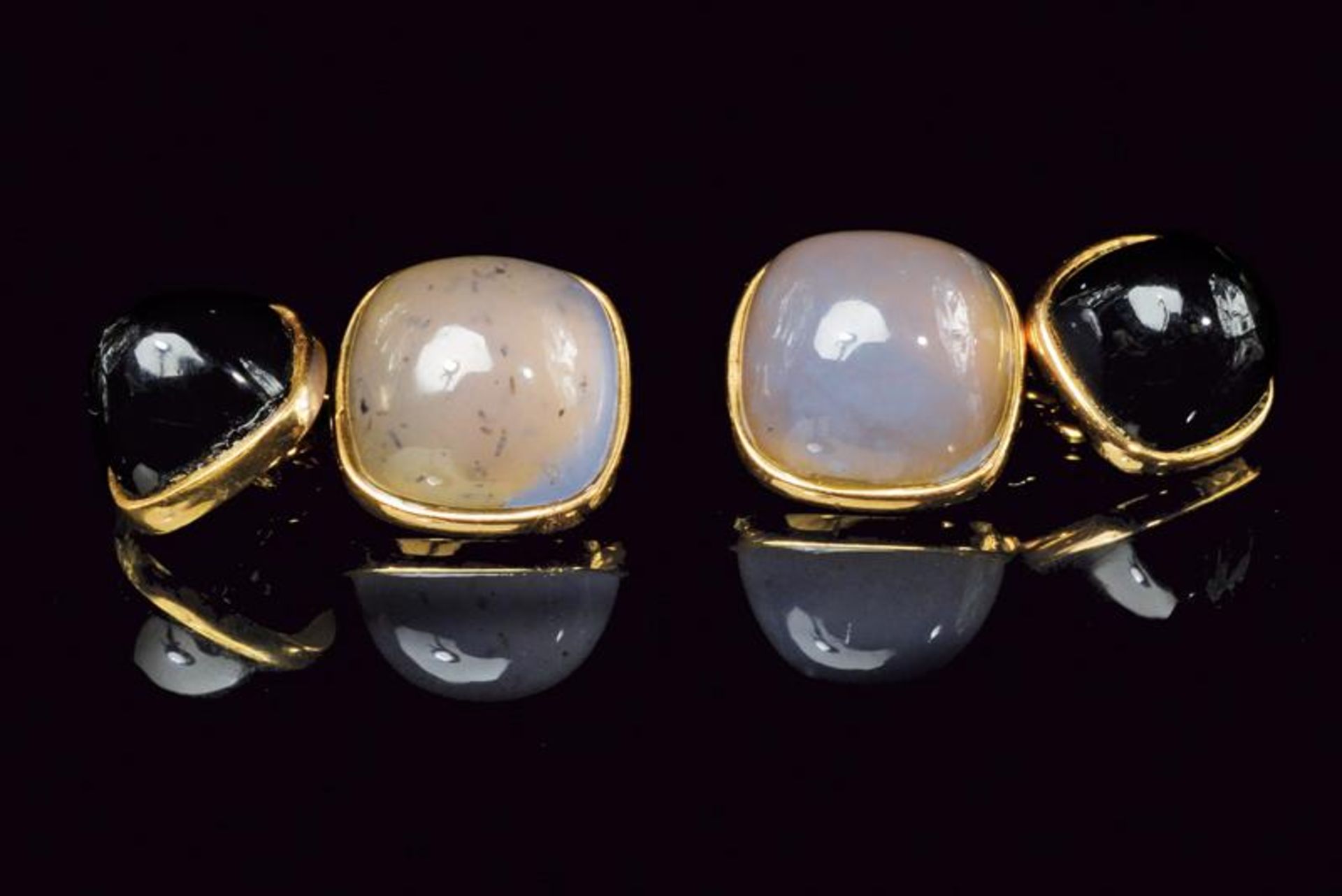 VERONESI sugarloaf chalcedony and onyx gold cufflinks