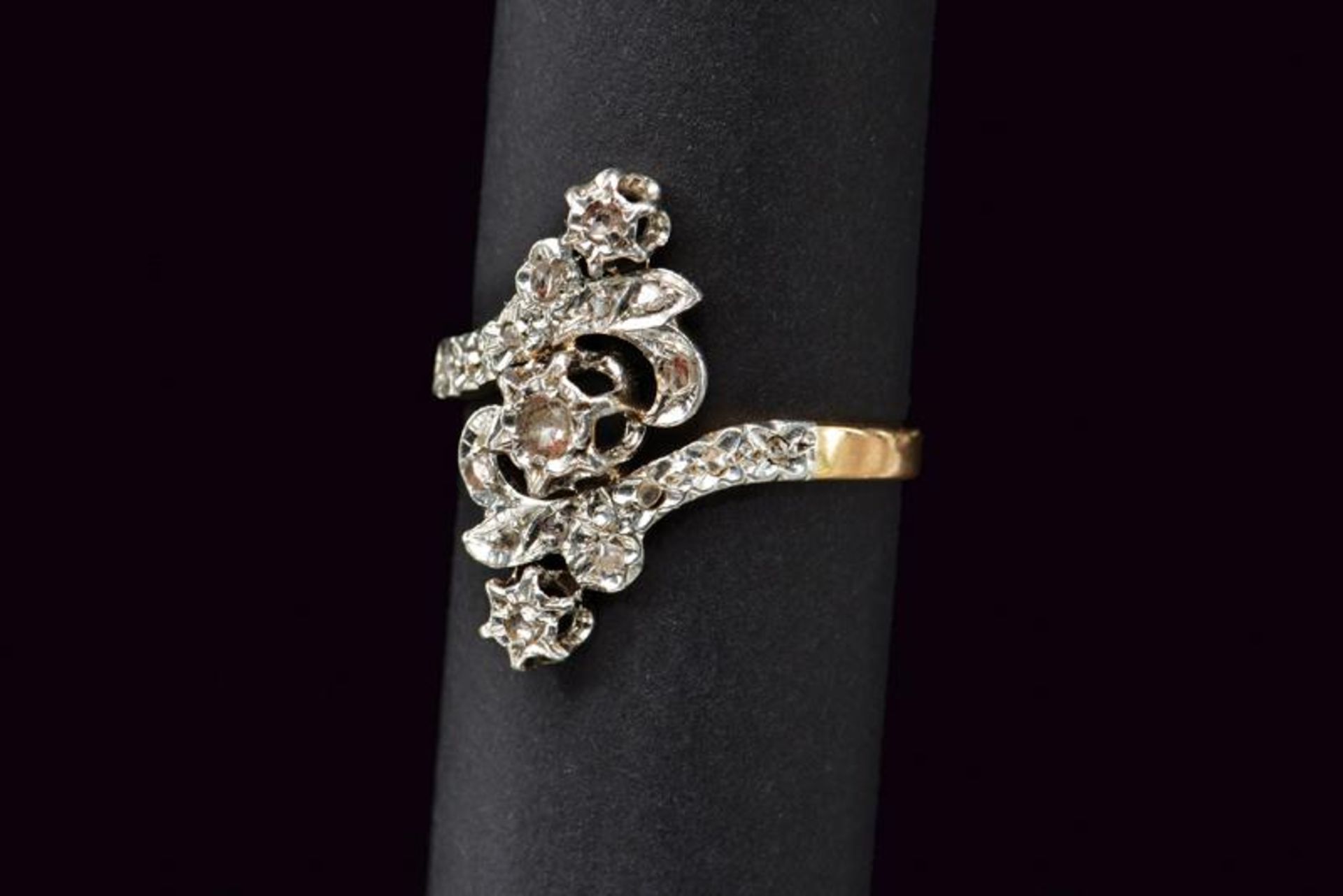 North to South French diamond openwork rose gold ring