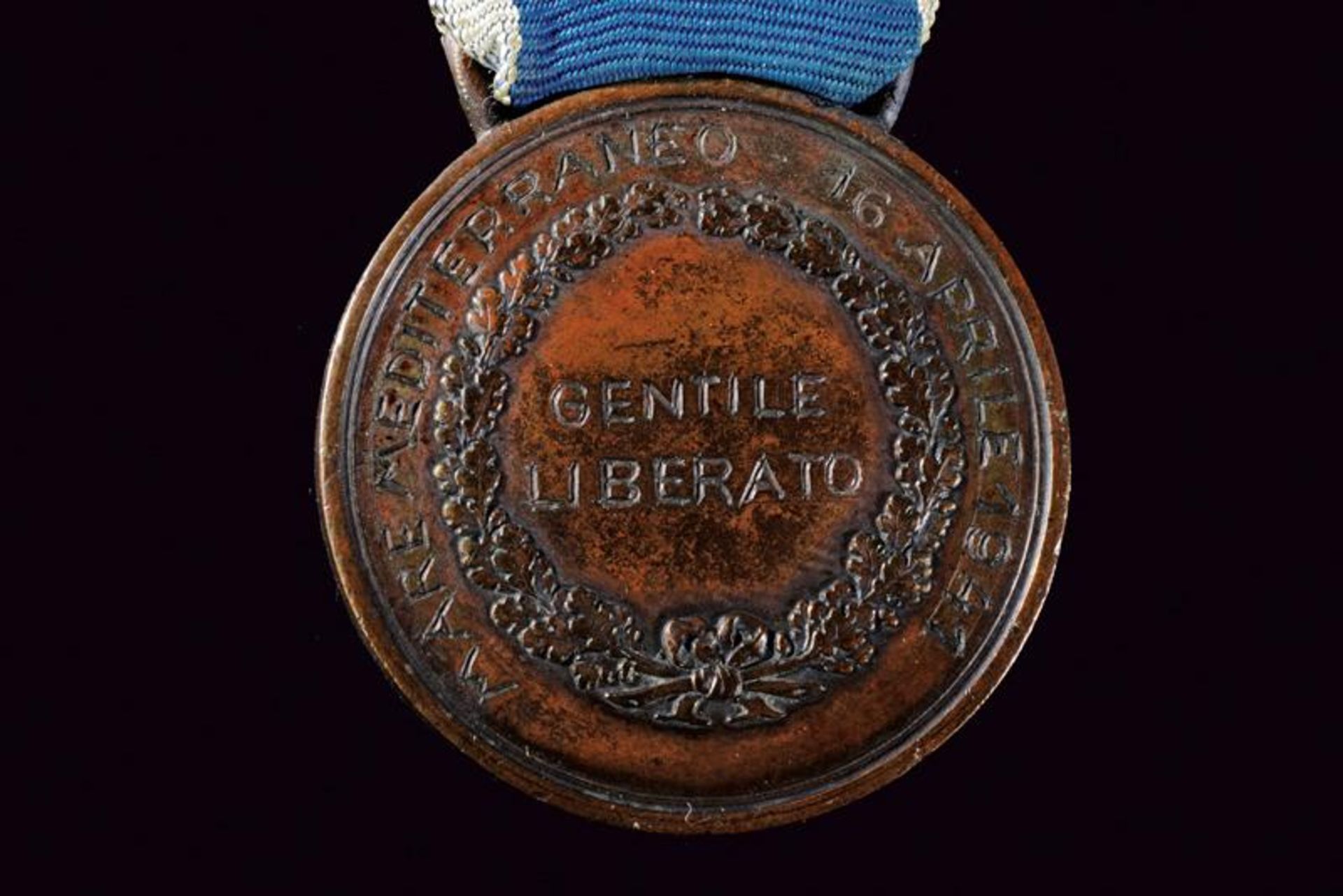 A bronze medal for Navy Bravery - Bild 2 aus 2