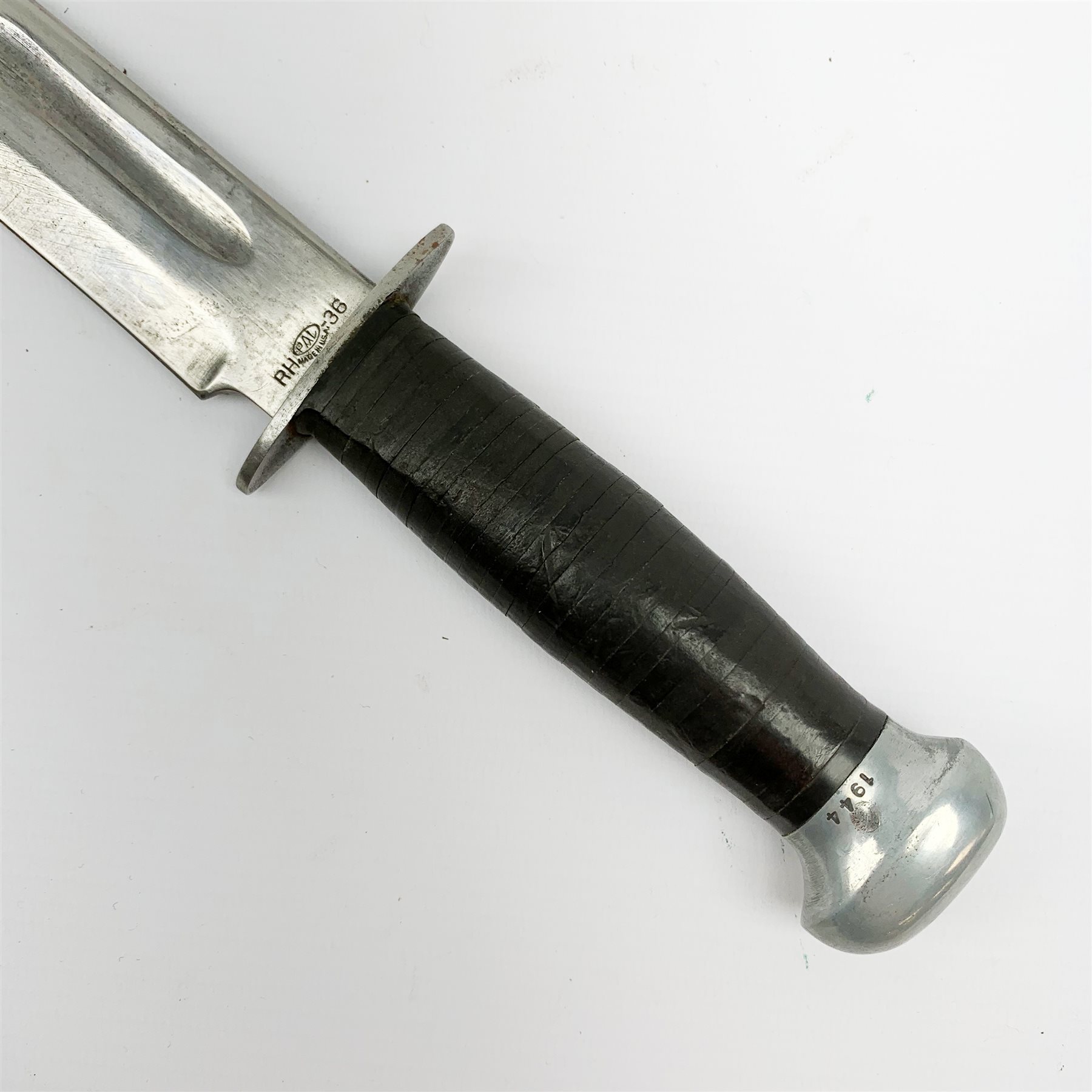 WW2 US Navy/US Marines RH PAL 36 fighting knife with aluminium top pommel marked 1944 and leather bo - Image 5 of 6