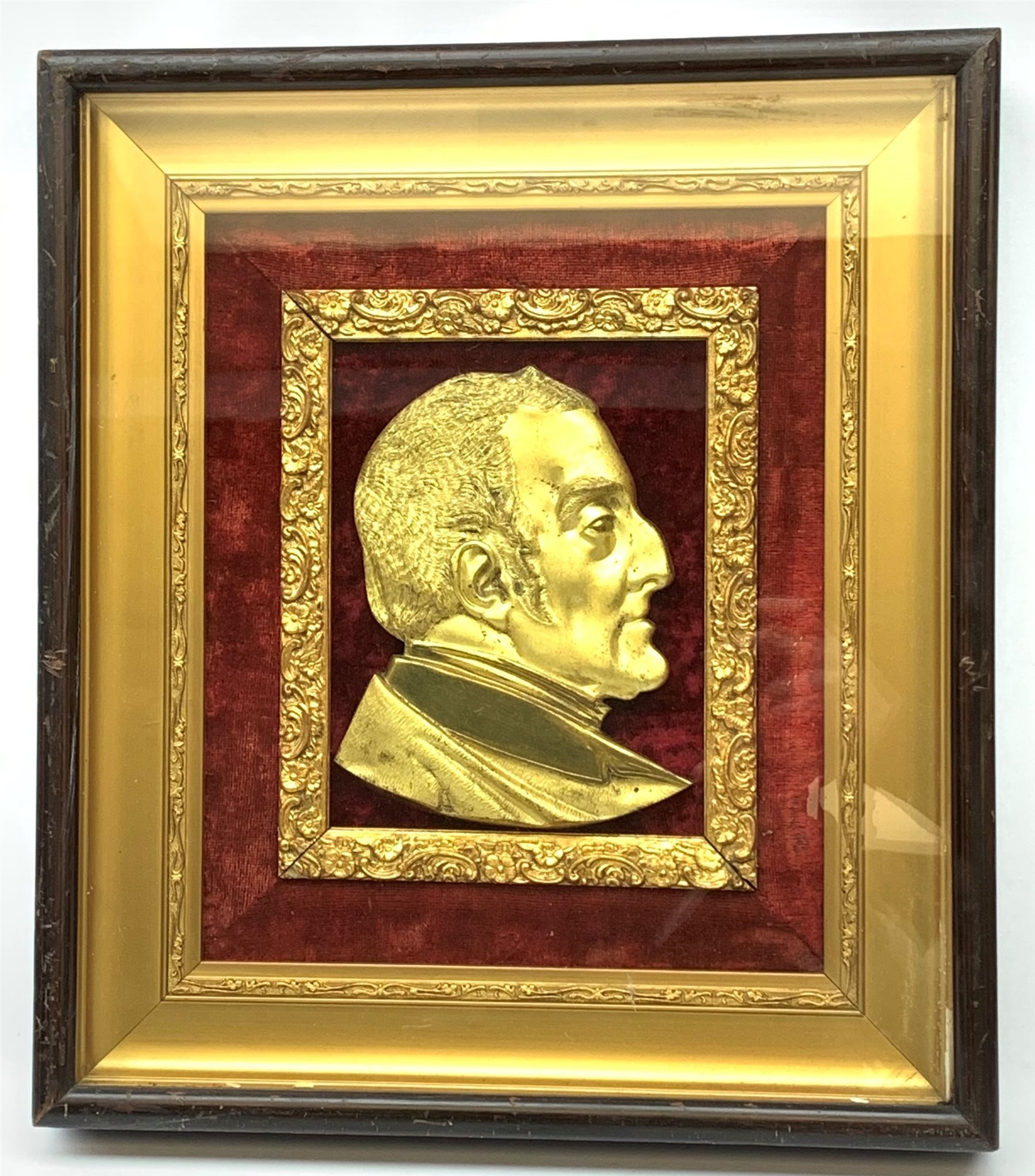 19th century gilt metal portrait plaque of Arthur Wellesley, 1st Duke of Wellington, looking to sini