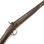 19th century percussion fowling gun, the walnut stock with chequered fore-end, chased trigger guard