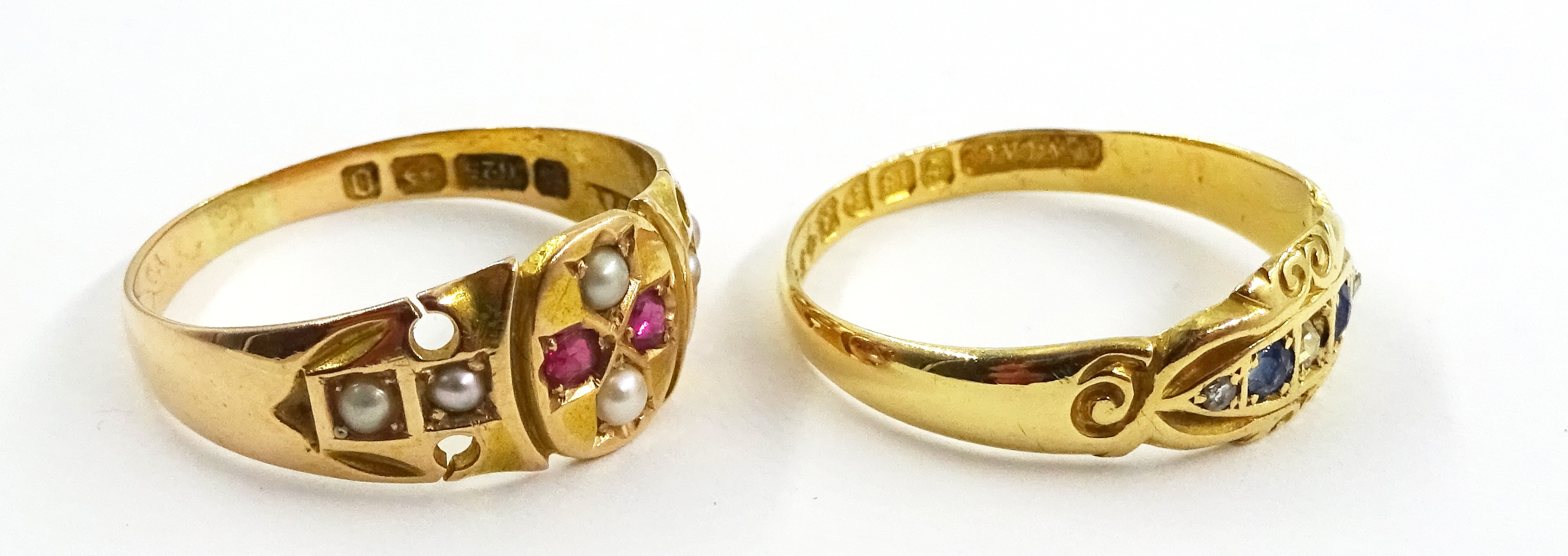 Edwardian three stone diamond and sapphire ring, Chester 1901 and a Victorian 15ct gold split pearl - Image 5 of 5