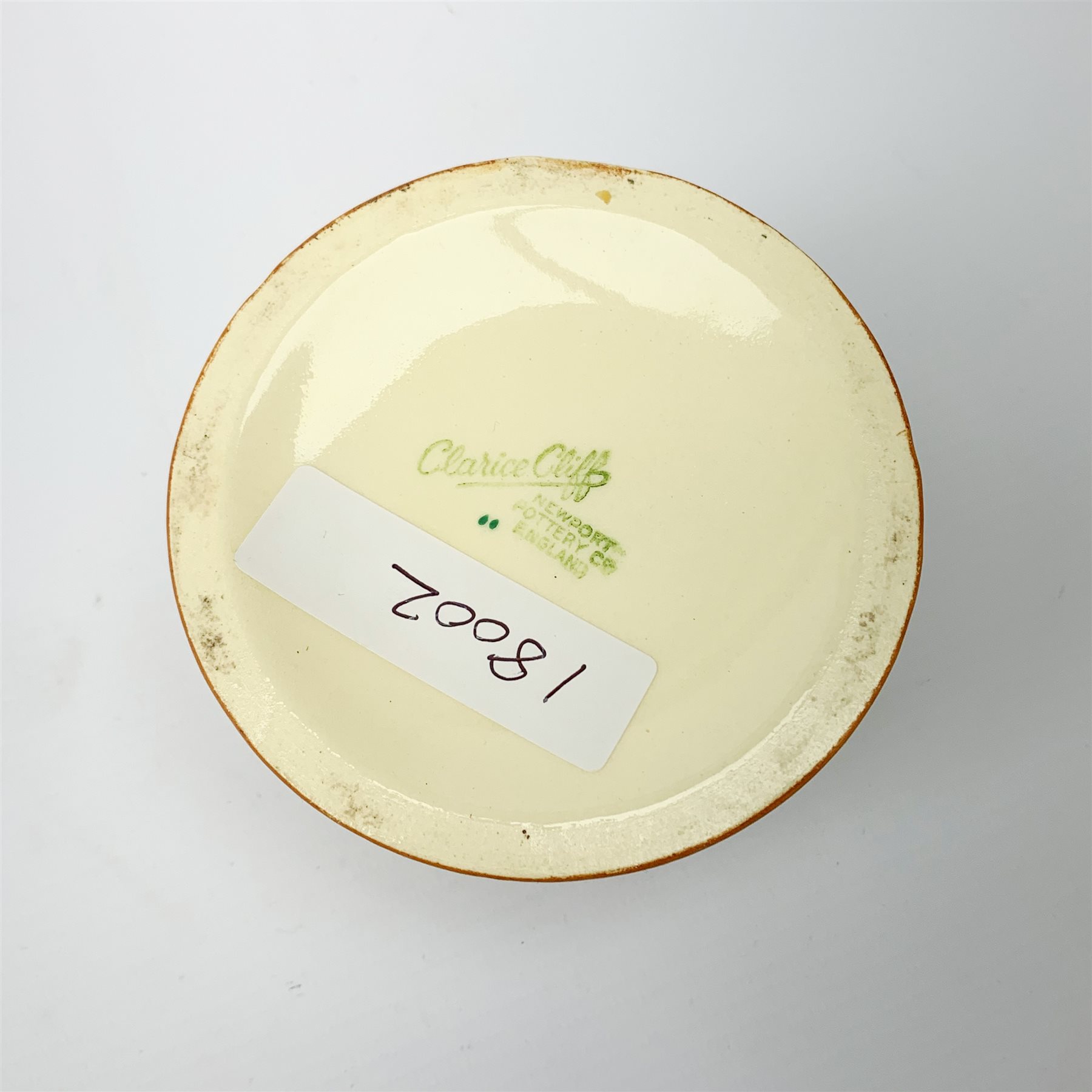 A Clarice Cliff Newport Pottery honey pot, modelled in the form of a beehive and decorated in the Cr - Image 5 of 8