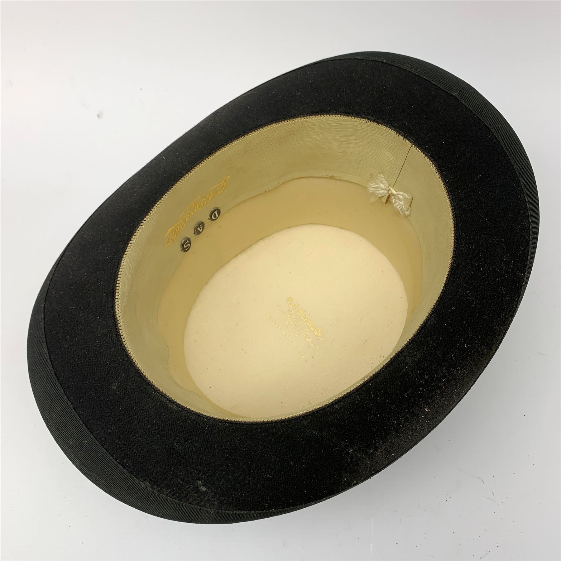 A Vintage black Dunn & Co London top hat, interior circumference measures approximately 58cm, with - Image 4 of 6