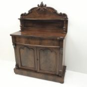 Victorian mahogany serpentine front chiffonier, raised shaped back, single frieze drawer above two c