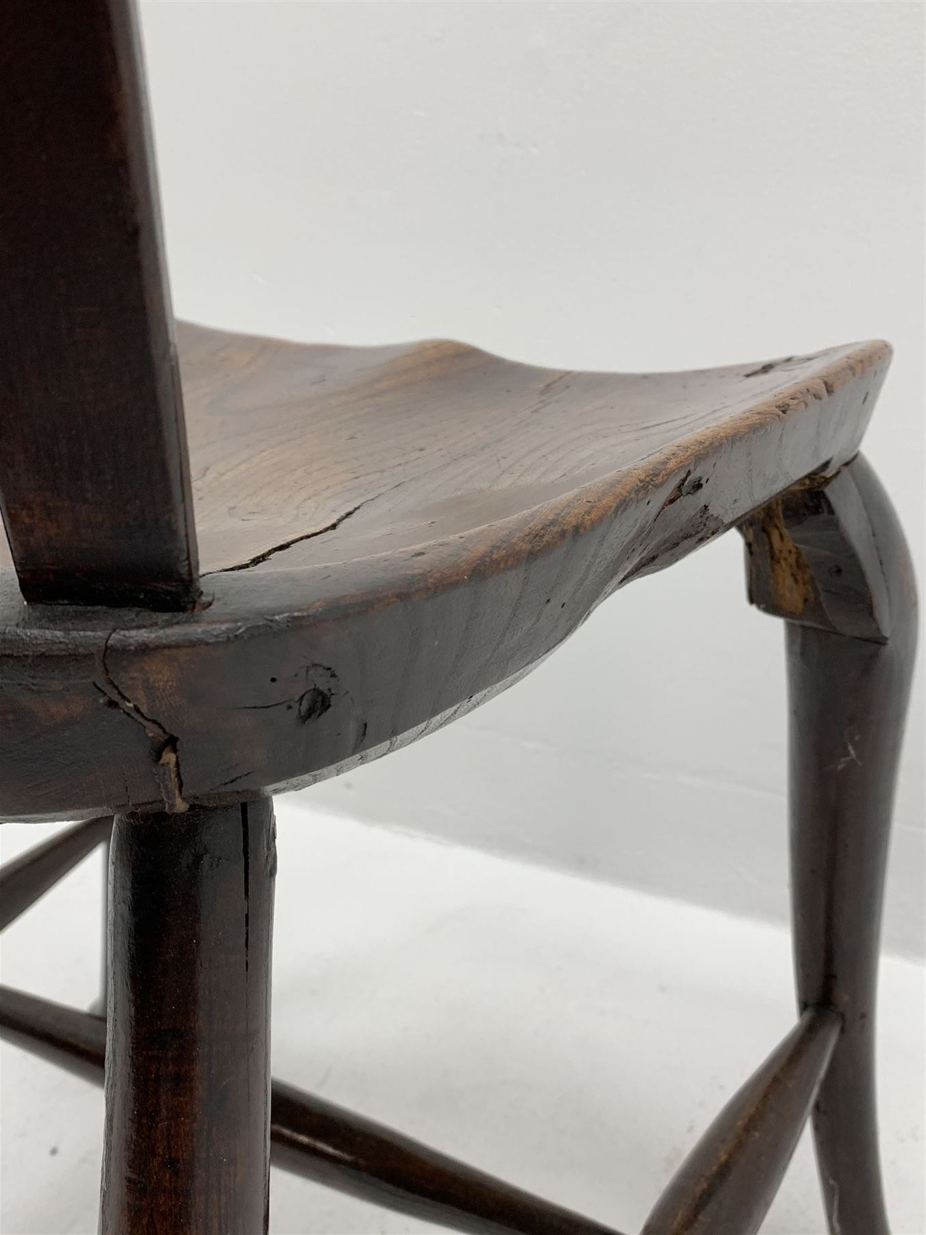 Late 18th century elm and beech Thames Valley Windsor chair - Image 3 of 9