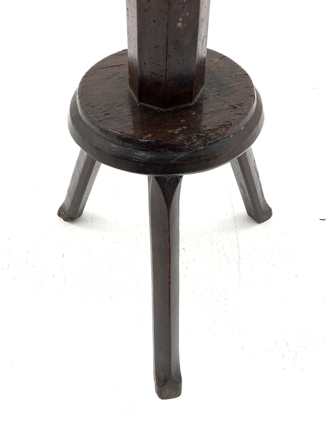Unusual mid 18th century elm and fruitwood cricket tripod table or candle stand - Image 3 of 9