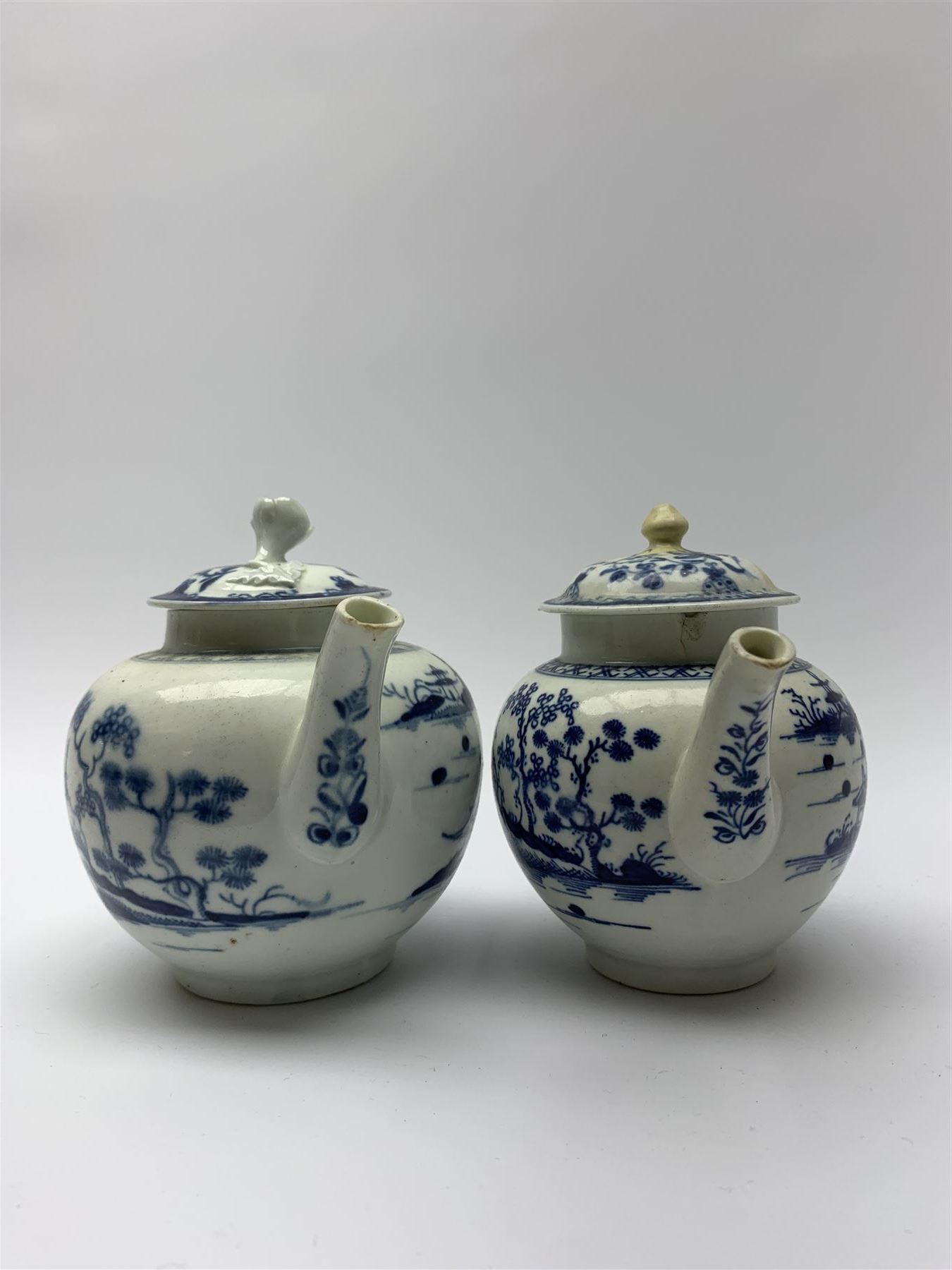 Two small 18th century Worcester teapots - Image 8 of 8