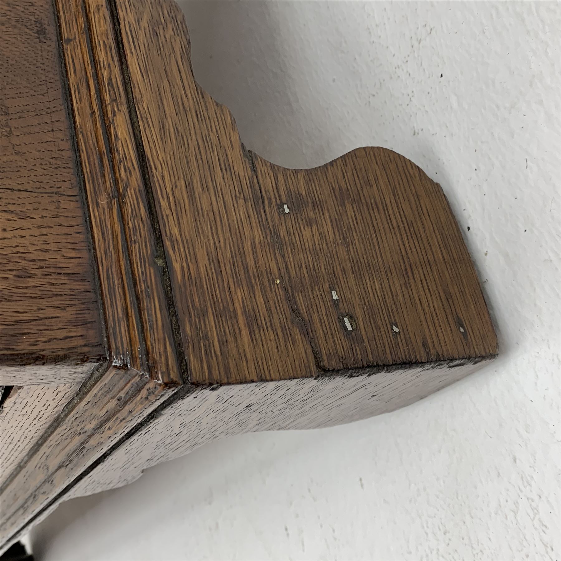 George III oak chest, rectangular top with moulded edge over two short and three long drawers each w - Image 5 of 5